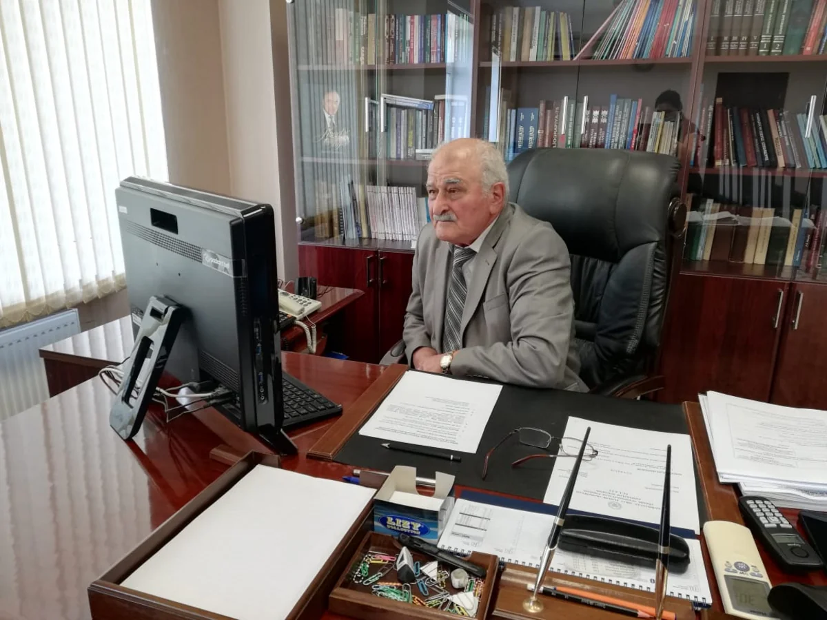 AMEA-da 70 yaşlı akademikin yerinə 80 yaşlı akademik gətirildi