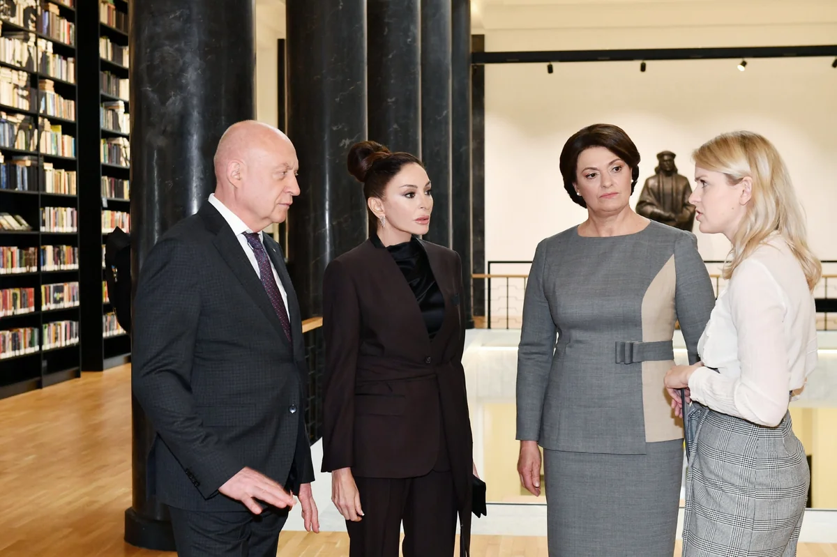 Mehriban Əliyeva Martyunas Mazvyudas adına Litva Milli Kitabxanası ilə tanış olub