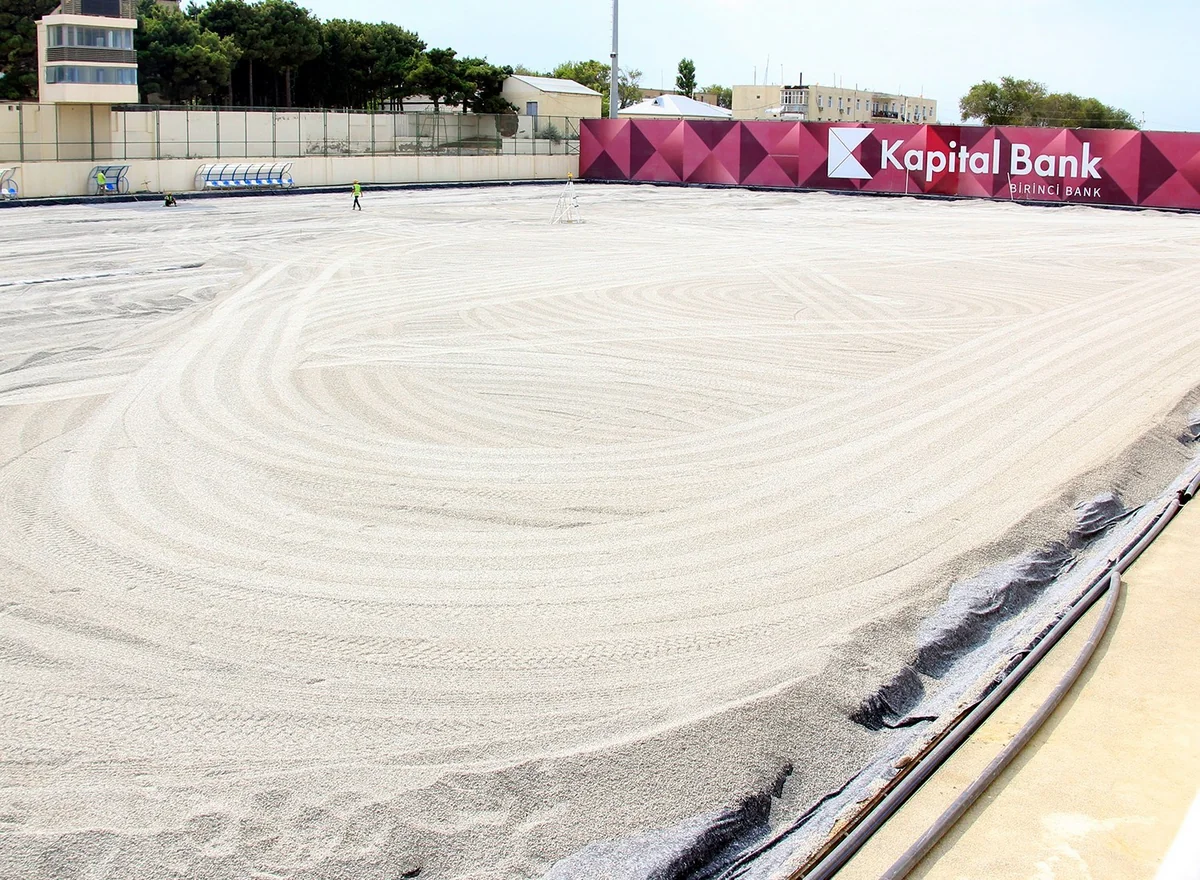 Sumqayıt klubuna məxsus stadionun əsas meydanında suvarma və drenaj sistemi quraşdırılıb
