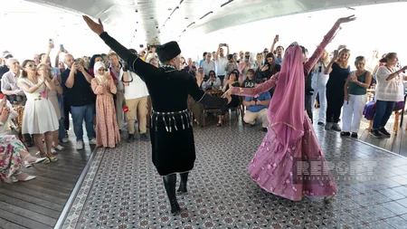 İstanbulda “Valide Sultan” gəmisində “Zəngəzur sənətkarlığı” sərgisi keçirilib