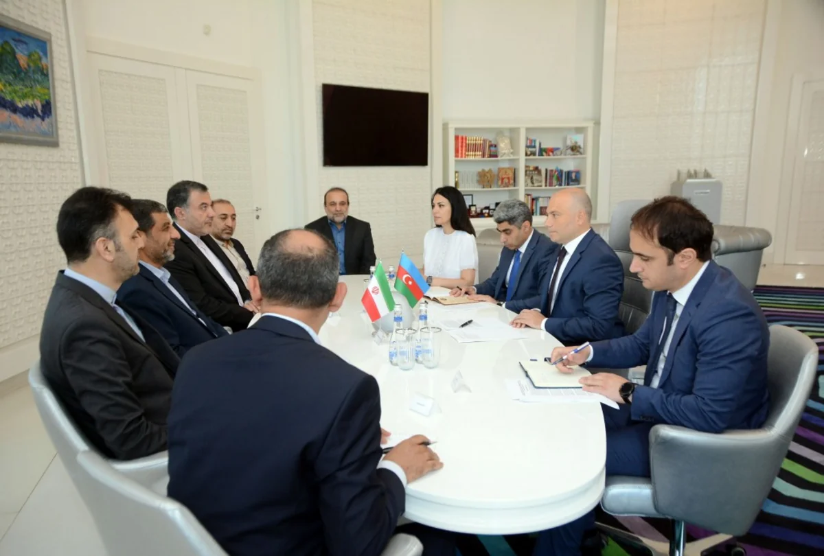 Azerbaijan, Iran mull restoration of Khudafarin Bridge 