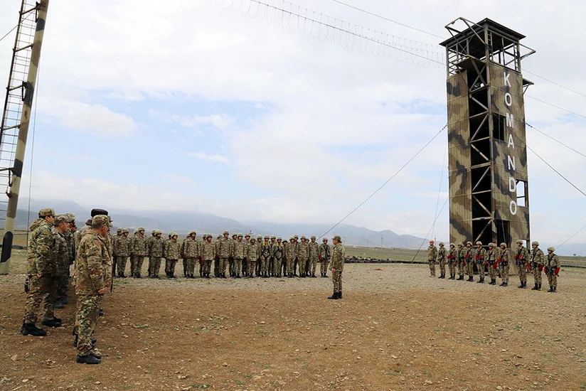 Министр обороны Азербайджана посетил Горный учебный центр коммандос