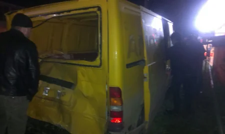 ​Lənkəranda minik maşını ilə mikroavtobus toqquşub: 1 ölü, 1 yaralı - VİDEO - YENİLƏNİB