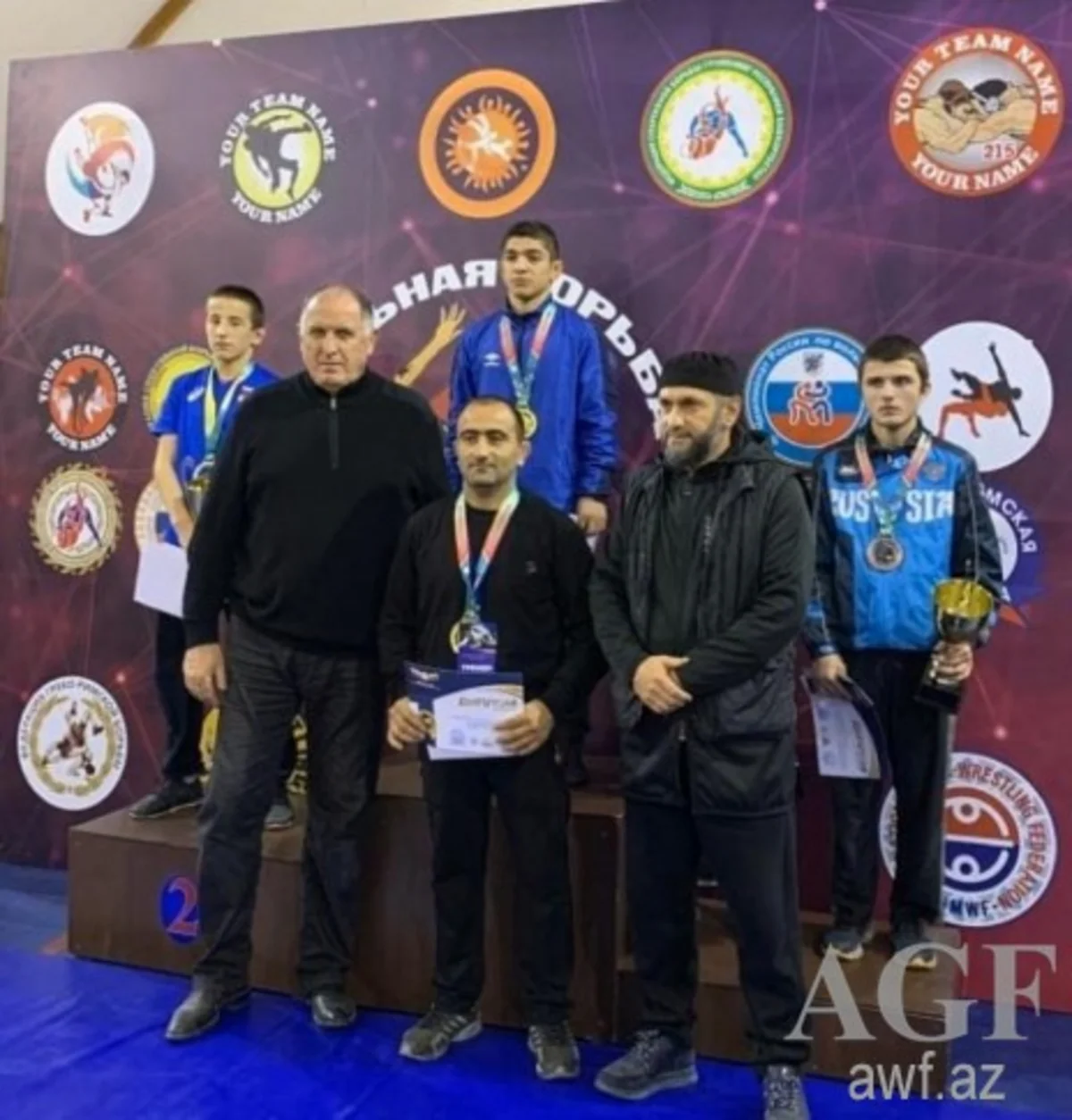 Sərbəst güləşçilər Dağıstandan bir dəst medalla qayıdır