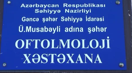 ​Gəncə sakininin gözündən şüşə qırıntıları çıxır - FOTO