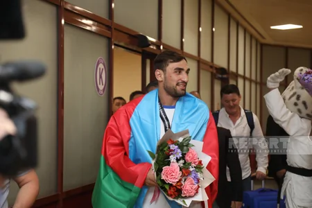 Dünya çempionu olan Azərbaycan cüdoçusu Vətənə qayıdıb