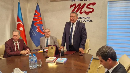 Mətbuat Şurası ilə Kərkük Kültür Dərnəyi arasında Əməkdaşlıq Memorandumu imzalanıb