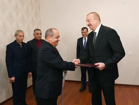 Prezident Qarabağ müharibəsi əlillərinə mənzil və avtomobillər təqdim edib - FOTO - YENİLƏNİB