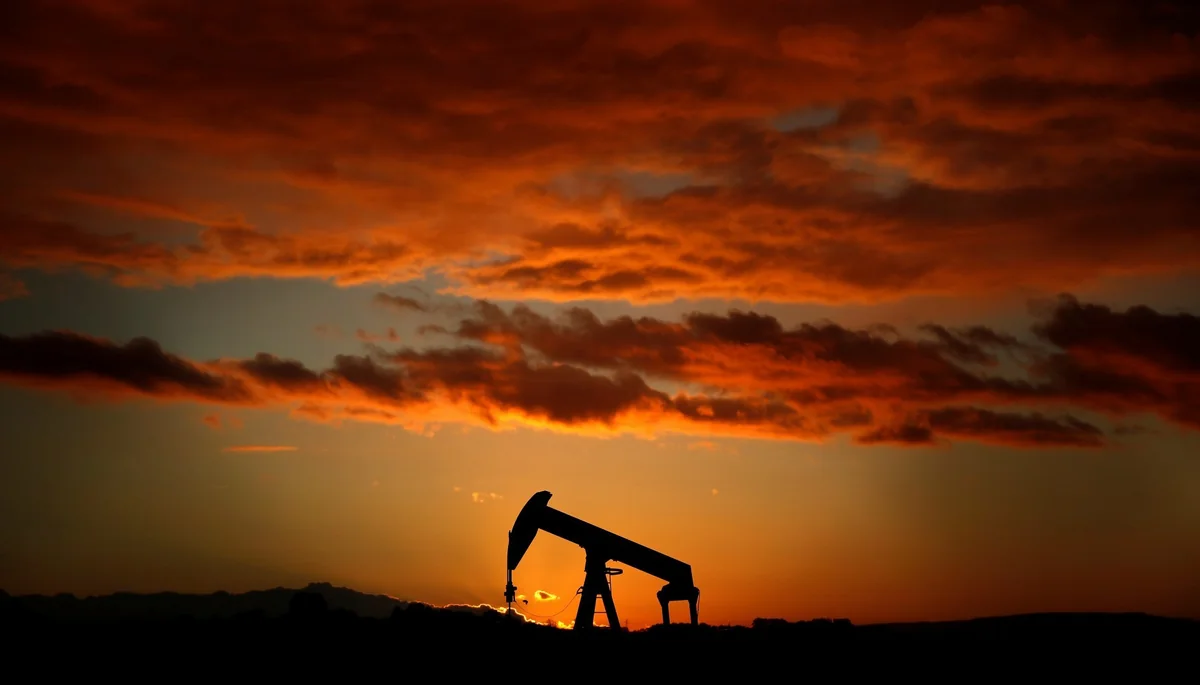 Azerbaijani oil price falls