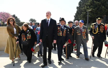 Prezident İlham Əliyev 9 May - Qələbə Günü münasibətilə Bakıda keçirilən mərasimdə iştirak edib - YENİLƏNİB