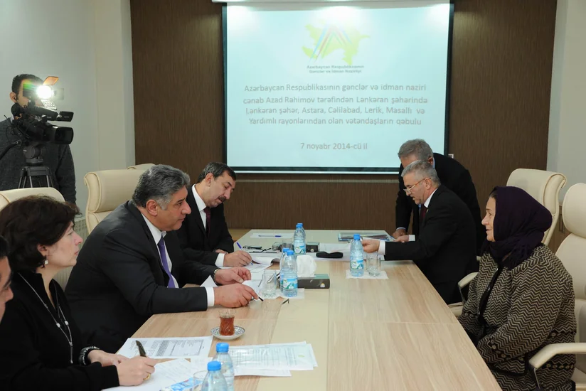 Nazir Azad Rəhimov Lənkəran şəhərində vətəndaşlarla görüşüb