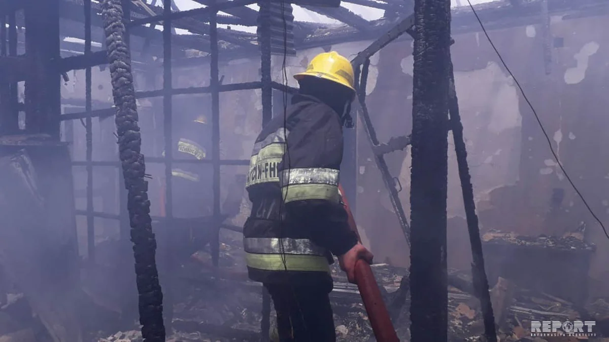 Kürdəmirdə fərdi yaşayış evi yanıb - FOTO