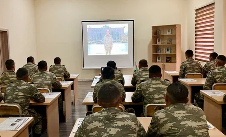 Müstəqilliyin Bərpası Günü münasibətilə Azərbaycan Ordusunda silsilə tədbirlər keçirilib