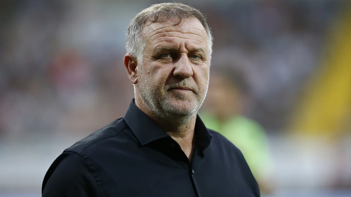 Superliqa klubunda 14 turdan sonra 4-cü baş məşqçi