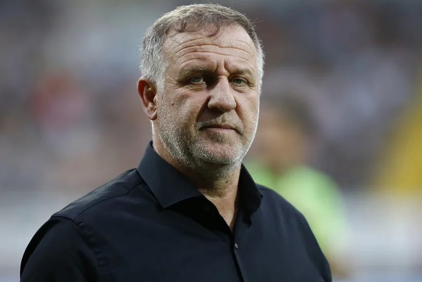 Superliqa klubunda 14 turdan sonra 4-cü baş məşqçi