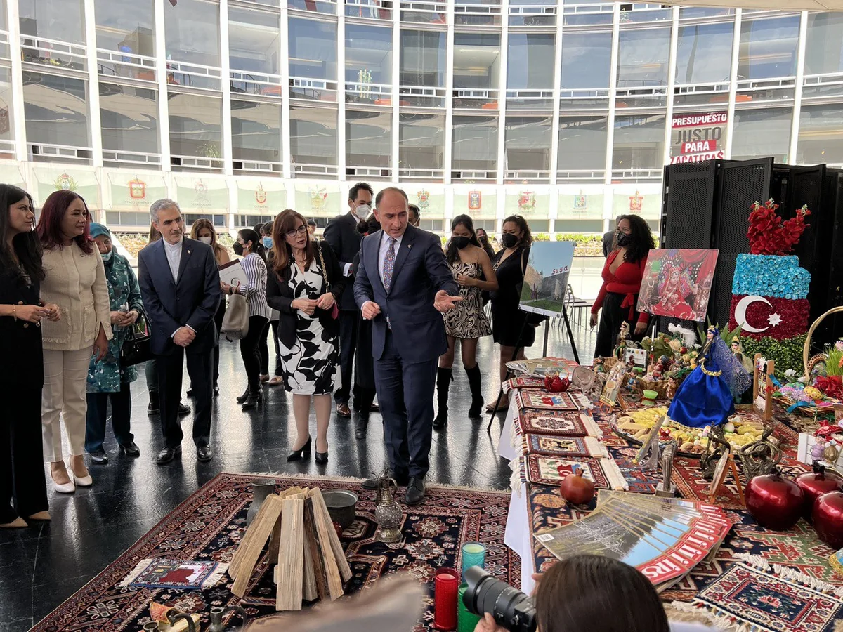 Meksika senatorlarına Azərbaycan mədəniyyəti, tarixinə aid materiallar nümayiş etdirilib
