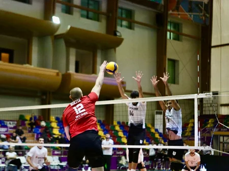 Kişi voleybolçular arasında Azərbaycan Yüksək Liqasında II tura yekun vurulub
