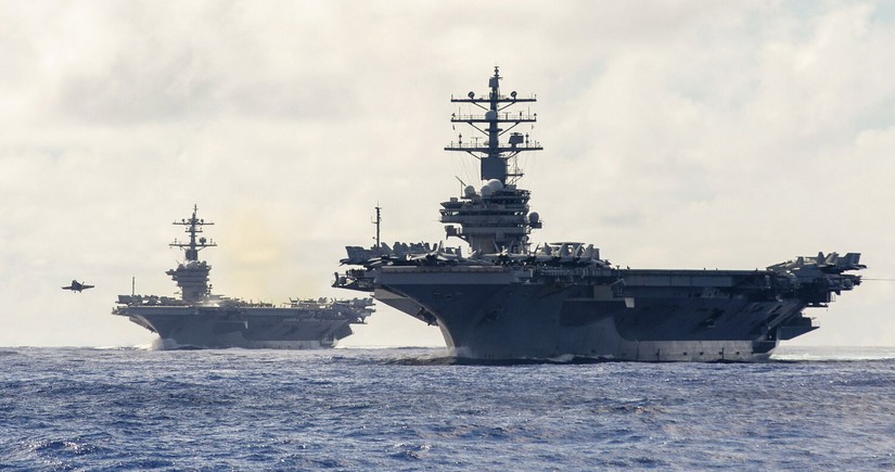 Husilər ABŞ-nin “Carl Vinson” təyyarədaşıyan gəmisinə zərbə endiriblər