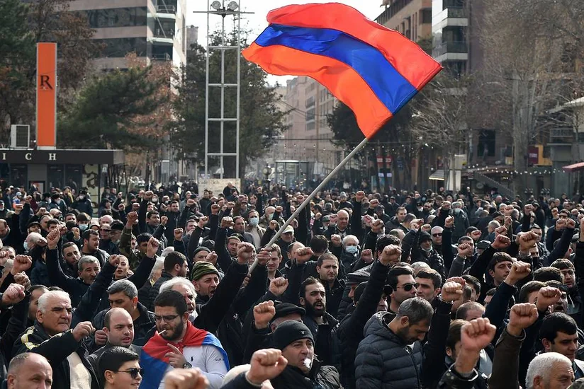 В Ереване протестующие будут ночевать у здания парламента