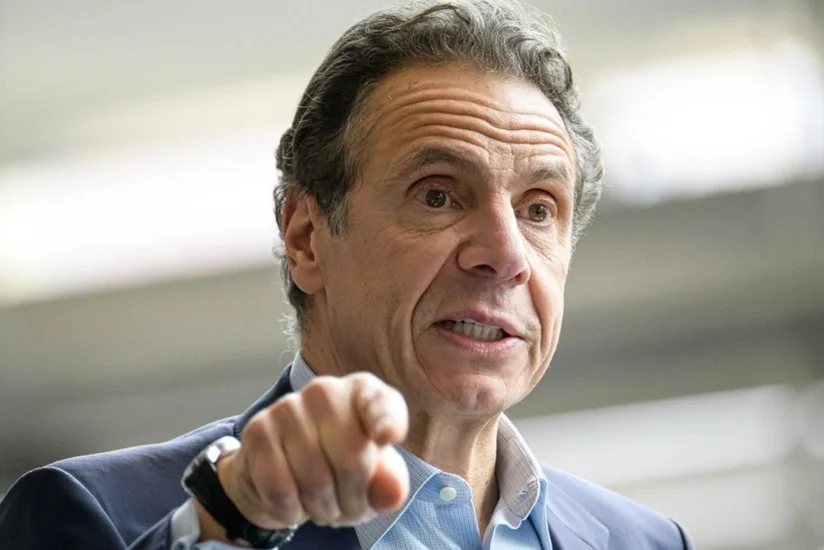 Губернатор Нью-Йорка не намерен оставлять пост, несмотря на обвинения в домогательствах