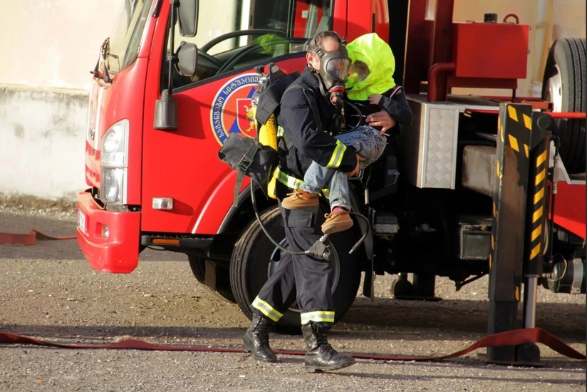 Tbilisidə bazarda yanğın lokallaşdırılıb - YENİLƏNİB