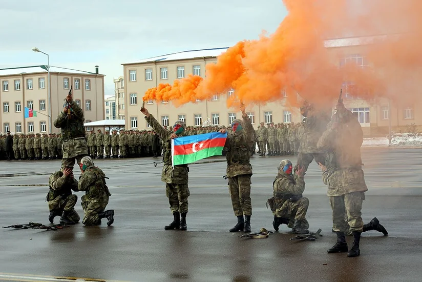 Gənc əsgərlər növbəti xidmət yerlərinə yola salınıb - FOTO