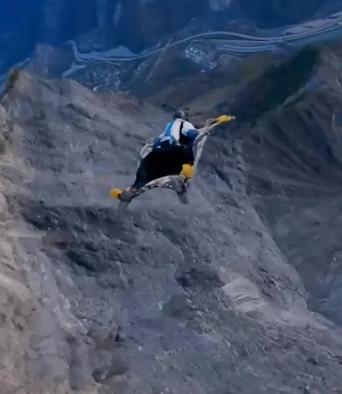 French daredevil brings Aladdin's magic carpet ride to life