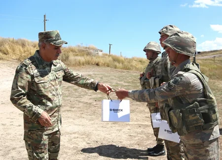 Hərbi prokuror Naxçıvanda hərbçilərlə görüşüb