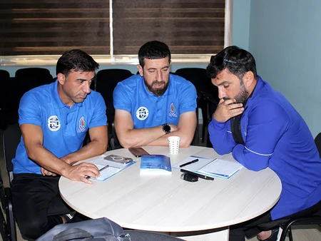 UEFA-nın Pro kateqoriyalı məşqçi kursunun III mərhələsi keçirilir