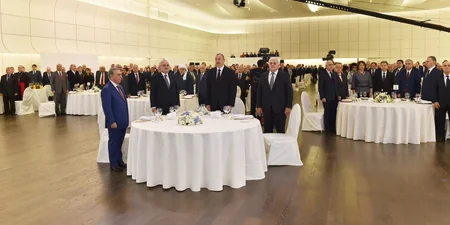 Azərbaycanın dövlət müstəqilliyinin bərpasının 25-ci ildönümünə həsr olunan rəsmi qəbul təşkil edilib