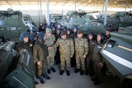 Министр обороны Азербайджана проверил состояние боеготовности передовых подразделений