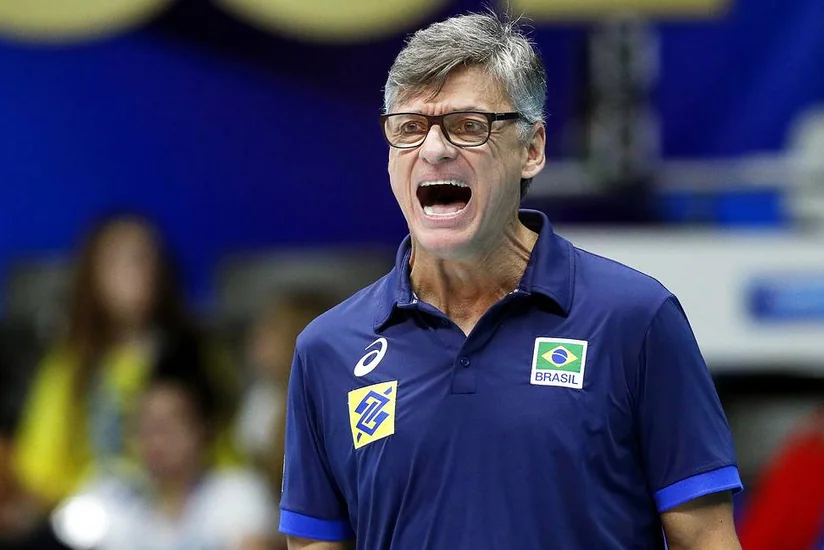 Millinin baş məşqçisi süni nəfəs aparatına qoşuldu