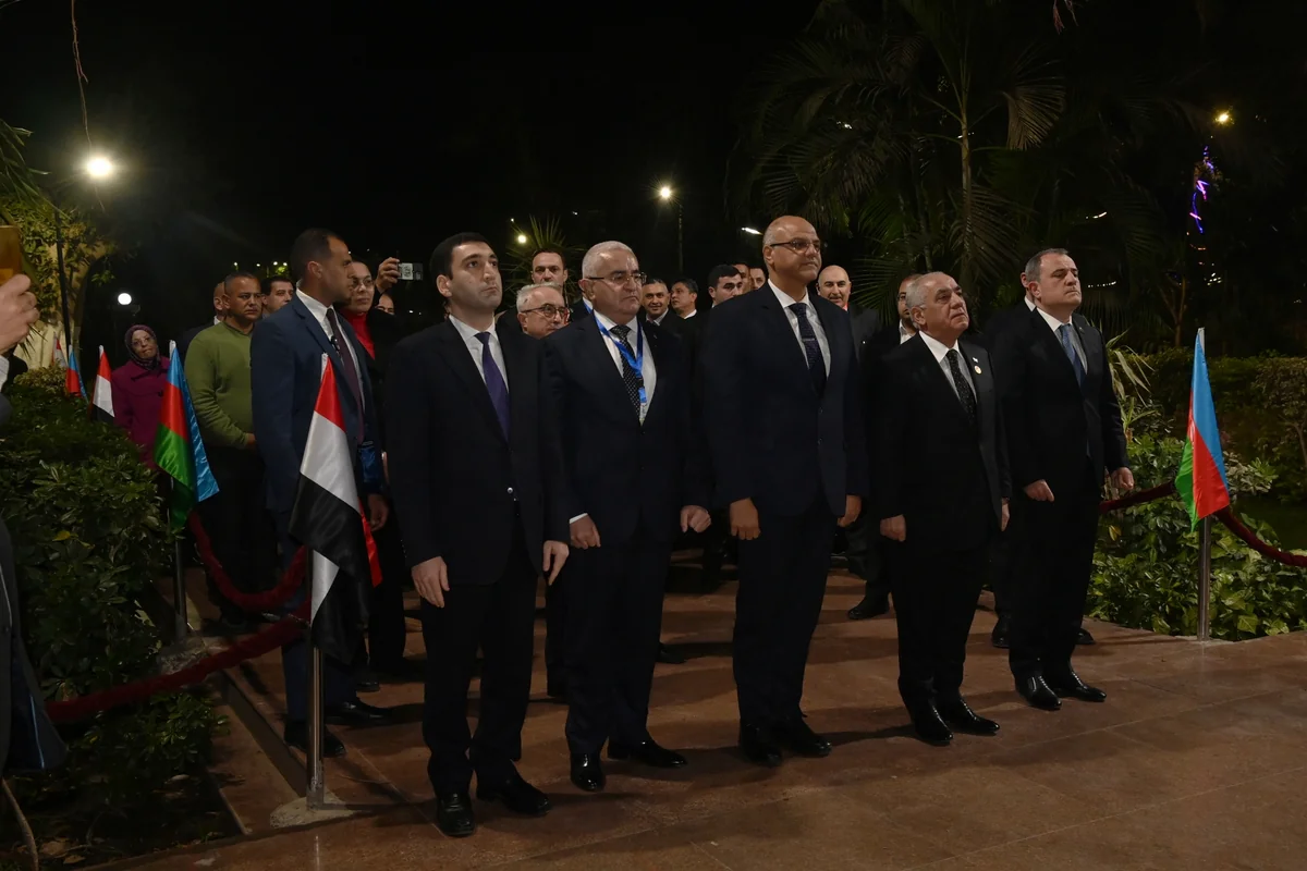 Əli Əsədov Misirdə Ümummilli Lider Heydər Əliyevin xatirəsini yad edib