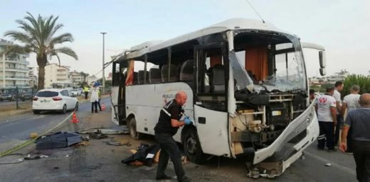 В Турции автобус с туристами попал в ДТП, есть пострадавшие