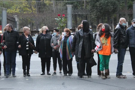 Mixeil Saakaşvilinin tərəfdarları Tbilisidə canlı zəncir yaradıb