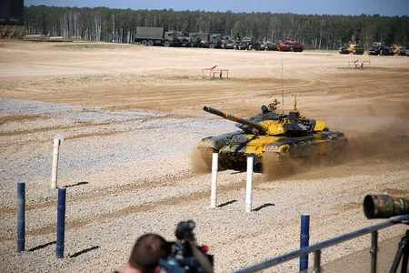 “Tank biatlonu” müsabiqəsinin yarımfinal mərhələsi keçirilib