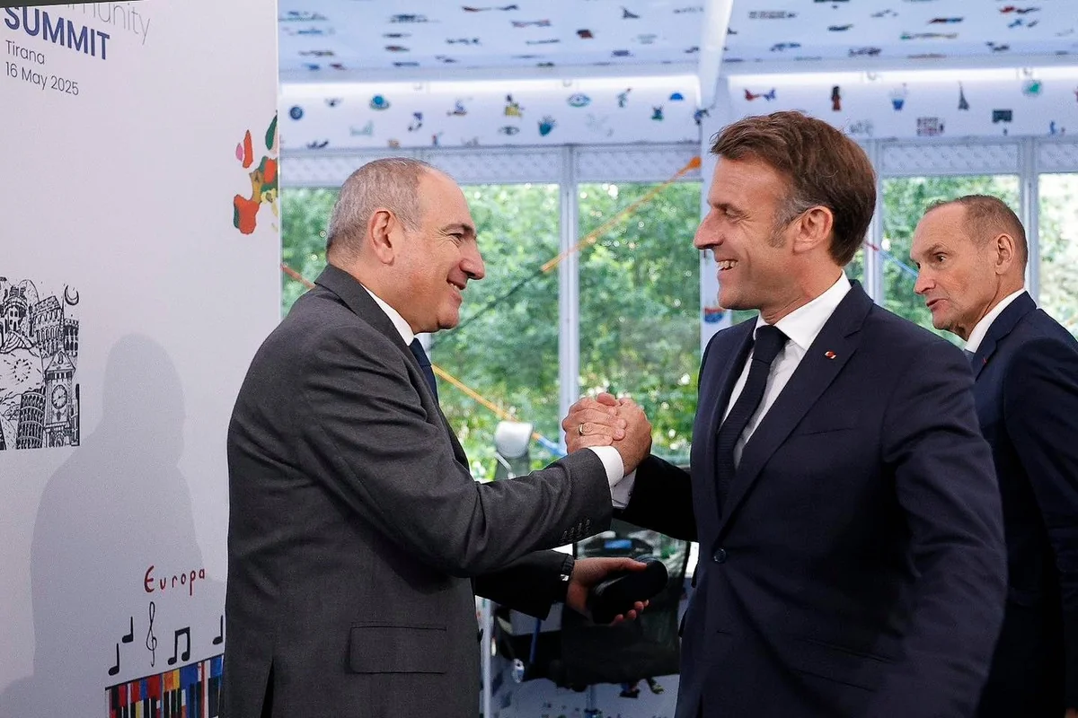 Пашинян и Макрон встретились в Тиране