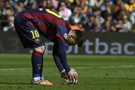 ​Барселона вышла в лидеры, Месси догнал Роналду