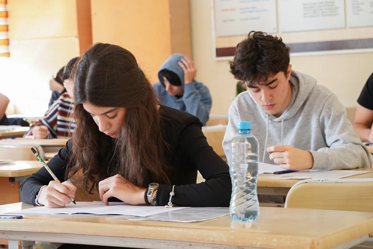 Buraxılış imtahanına 474 nəfər gəlməyib, 16-nın nəticəsi ləğv olunub
