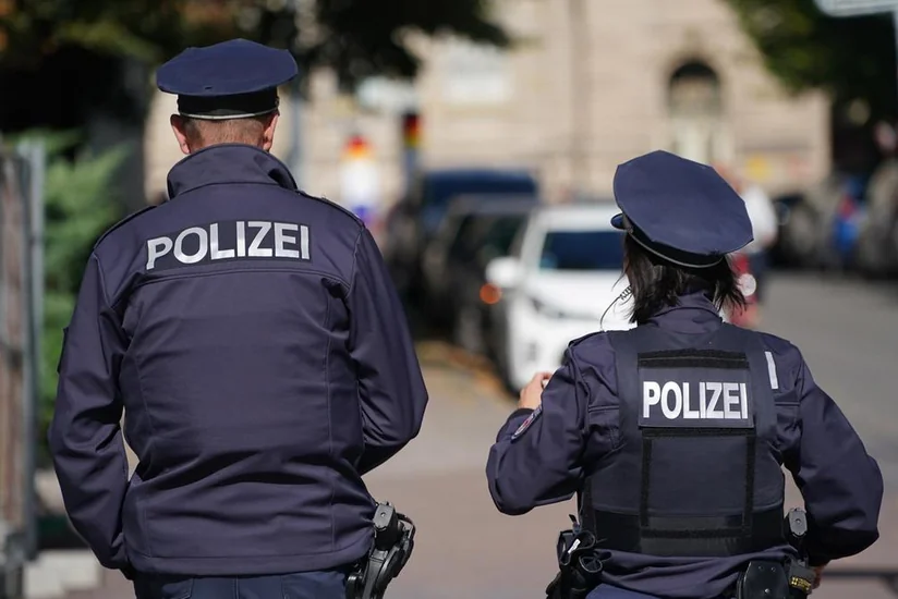 В Германии неизвестный напал на людей с холодным оружием