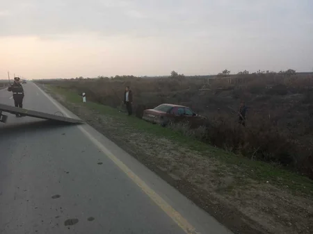Neftçalada “Audi” traktoru keçmək istəyərkən qəzaya düşüb