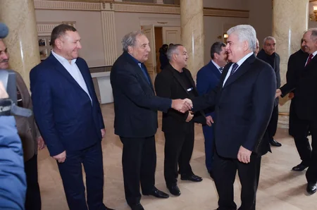 Nəqliyyat naziri Cəlilabadda vətəndaşların şikayətlərini dinləyib