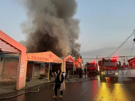 Tbilisinin Lilo Mall bazarındakı yanğın lokallaşdırılıb - YENİLƏNİB