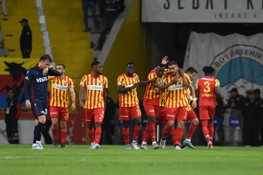 Türkiyə Kubokunda ilk finalçı bəlli olub