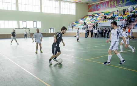 Şahmatçılar futbol oynadı