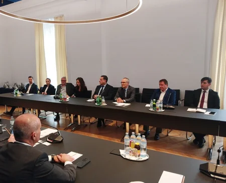 Azərbaycan və Avstriya Orta Dəhliz vasitəsi ilə yükdaşımaları müzakirə edib