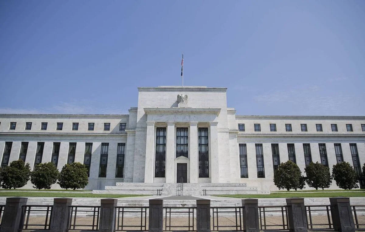 FED uçot dərəcəsini 0-0,25 faiz səviyyəsində saxlayıb