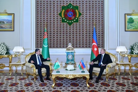 President Ilham Aliyev and President Gurbanguly Berdimuhamedov hold one-on-one meeting