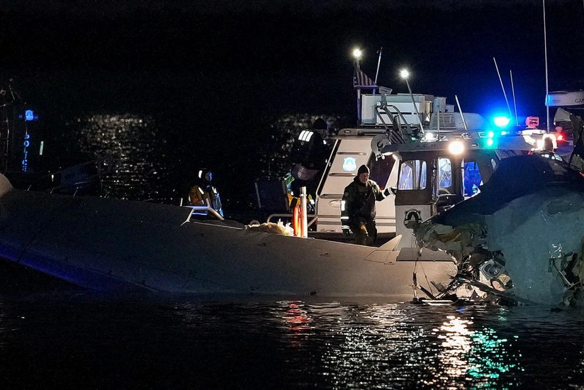 Black Hawk helicopter in D.C. plane crash had a safety system off, senator says