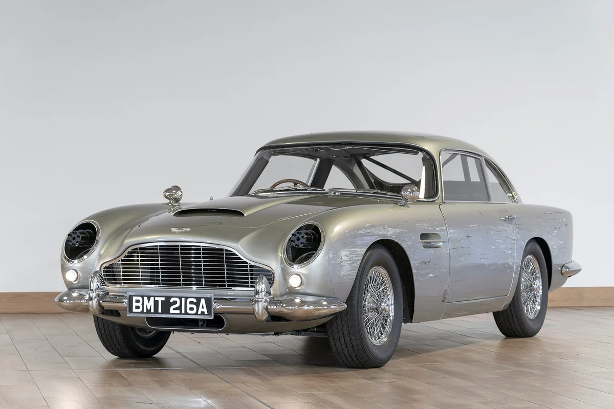 Aston Martin Джеймса Бонда продали за £3 млн